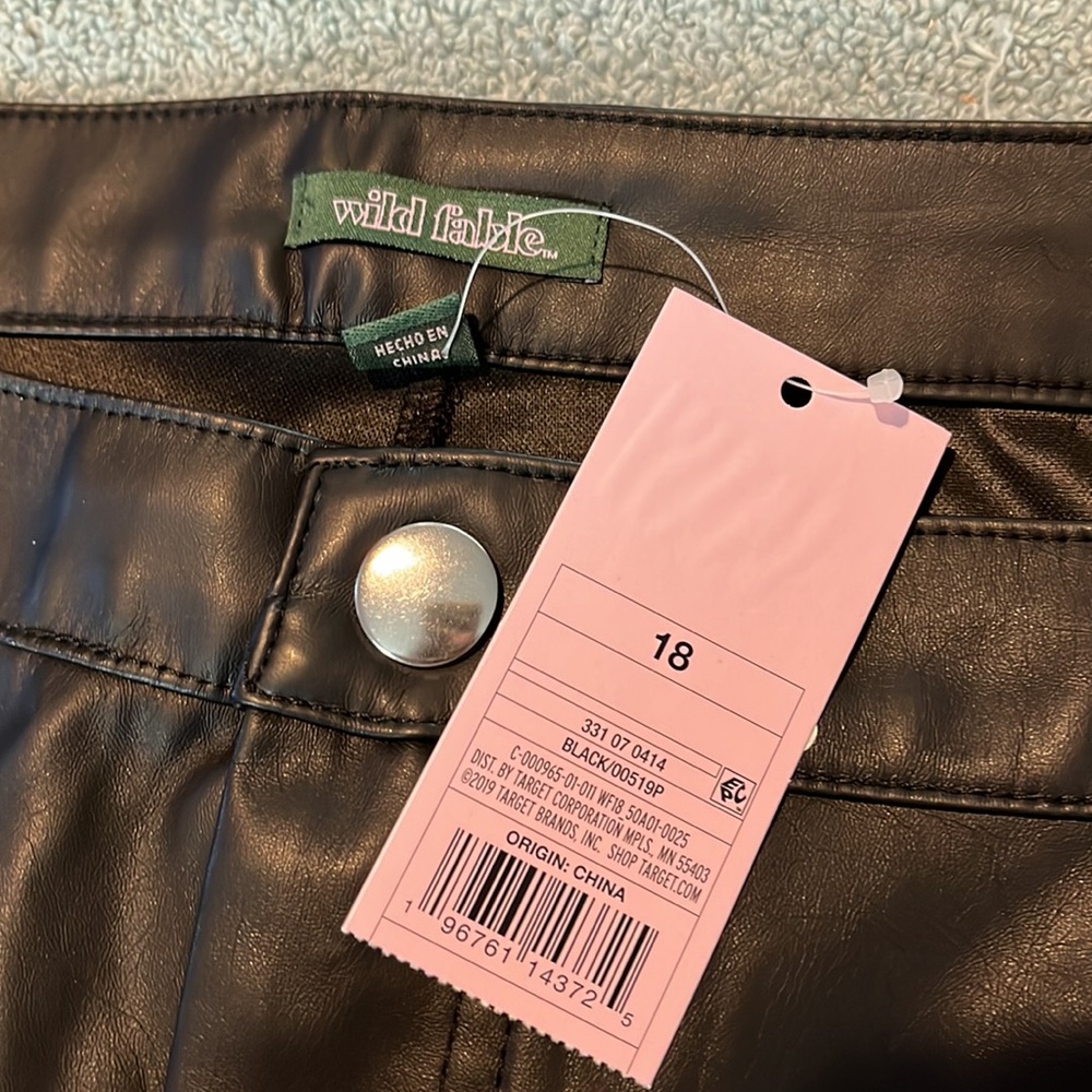 Women’s pleather pants. 1935 - Picture 3 of 4